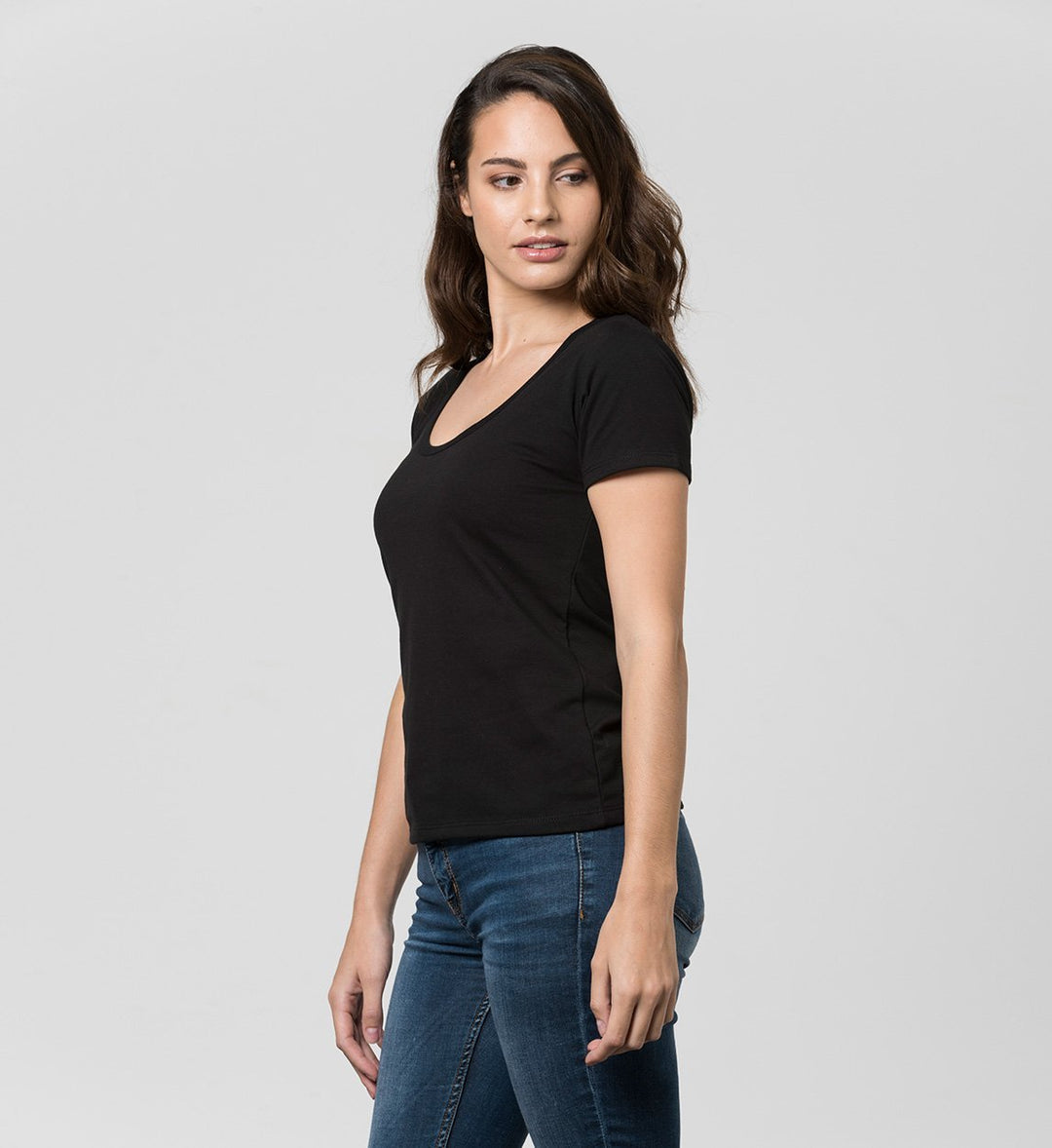 Women's Sweat-Proof Undershirt with wide round Neck / Black